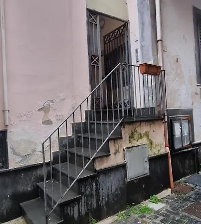 Grazioso -centro Storico Vic Strit Appartement